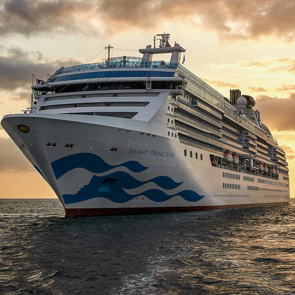 large_8a0092ff8a875b14018a893486cf4531-Island-Princess-Princess-Cruises