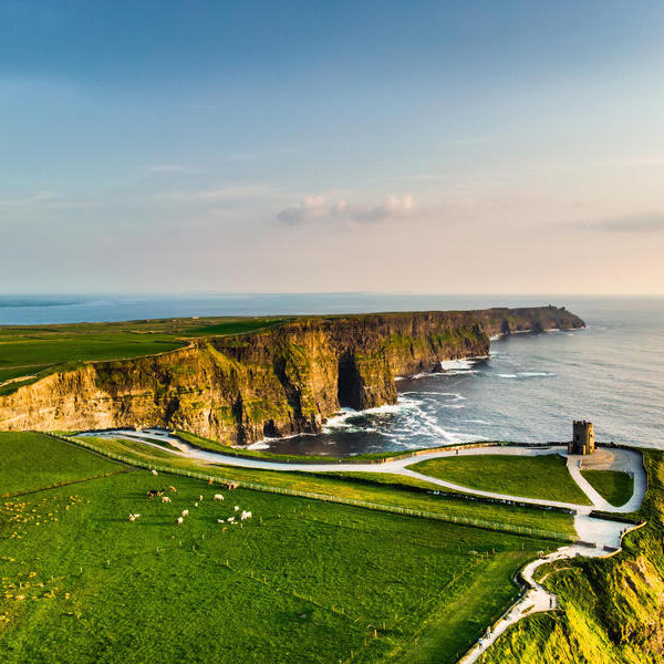 large_8a0092ff8c479b49018c48f3f78e3028-Cliffs-of-Moher-Irland-Grossbritannien-