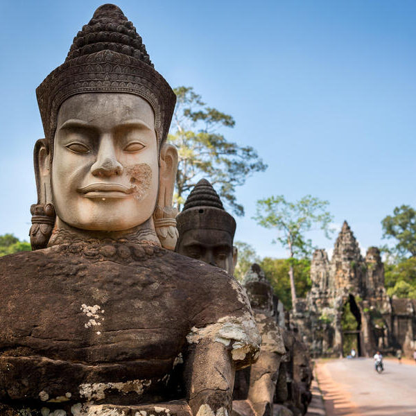 large_8a0092ff90339c86019034613165261a-Kambodscha-Siem-Reap-Angkor-Wat-Buddha