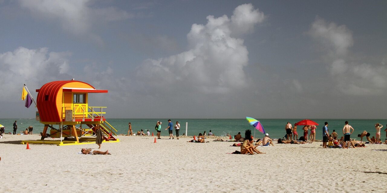 lifeguard-4020404_1280