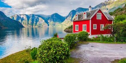 medium_8a0092ff6897b8490168b86058ab2ab1-Norwegen-Sognefjord-Holzhaus medium_8a0092ff6897b8490168b86058ab2ab1-Norwegen-Sognefjord-Holzhaus