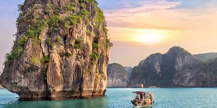 medium_8a0092ff6d3d1e7c016d4e5ea140389c-Vietnam-Halong-Bucht medium_8a0092ff6d3d1e7c016d4e5ea140389c-Vietnam-Halong-Bucht