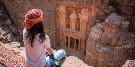 medium_8a0092ff6f8a0ee6016ffae1e1221114-PJordanien-Petra-Touristin medium_8a0092ff6f8a0ee6016ffae1e1221114-PJordanien-Petra-Touristin