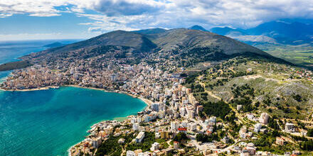 medium_8a0092ff8de39813018de54d8e70491d-Albanien-Saranda-Luftaufnahme medium_8a0092ff8de39813018de54d8e70491d-Albanien-Saranda-Luftaufnahme