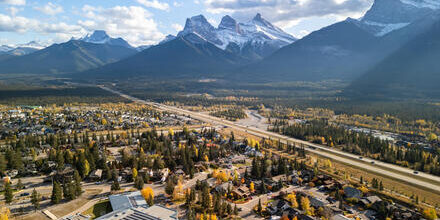 medium_8a0092ff8e78f084018e7af71d261db2-Kanada-Canmore-Trans-Canada-Highway