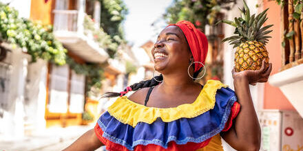 medium_8a0092ff90339c86019034a8ef655525-Kolumbien-Cartagena-Frau medium_8a0092ff90339c86019034a8ef655525-Kolumbien-Cartagena-Frau
