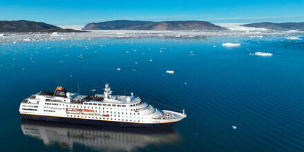 medium_8a0092ff91351a5f019135fb09fd708f-Plantours-Kreuzfahrten-MS-Hamburg-Eqip-Sermia-Ice-Fjord