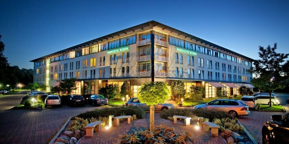 parkhotel-ruegen-hotel-aussenansicht-94000