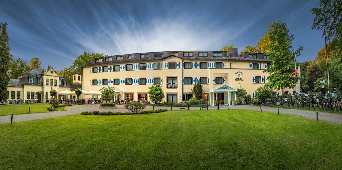 parkhotel-schloss-hohenfeld-hotel-aussenansicht-99748 parkhotel-schloss-hohenfeld-hotel-aussenansicht-99748