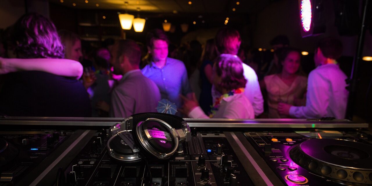 party-2173187_1280 party-2173187_1280