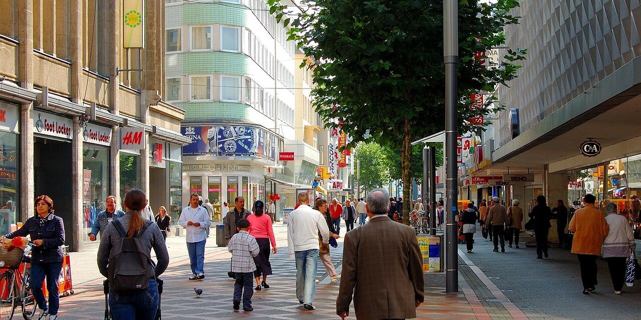 pedestrian-zone-347468_1280 pedestrian-zone-347468_1280