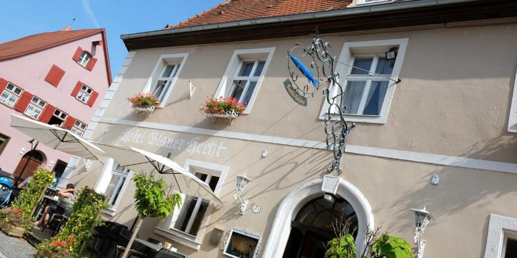 romantica-hotel-blauer-hecht-hotel-aussenansicht-100145