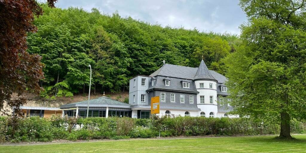 schlosshotel-brilon-wald-hotel-aussenansicht-86146 schlosshotel-brilon-wald-hotel-aussenansicht-86146