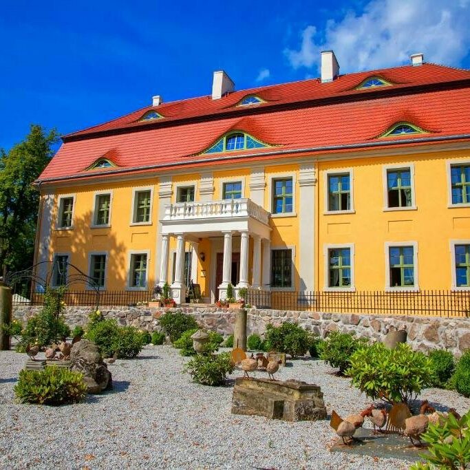 schlosshotel-wiechlice-hotel-aussenansicht-92768