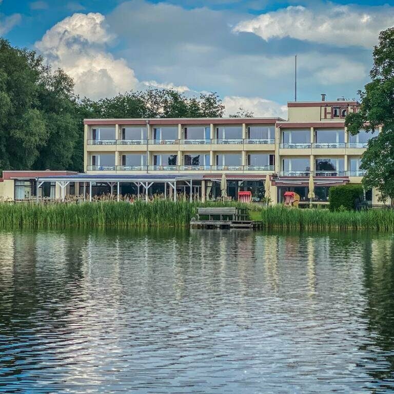 seehotel-schwanenhof-hotel-aussenansicht-91840