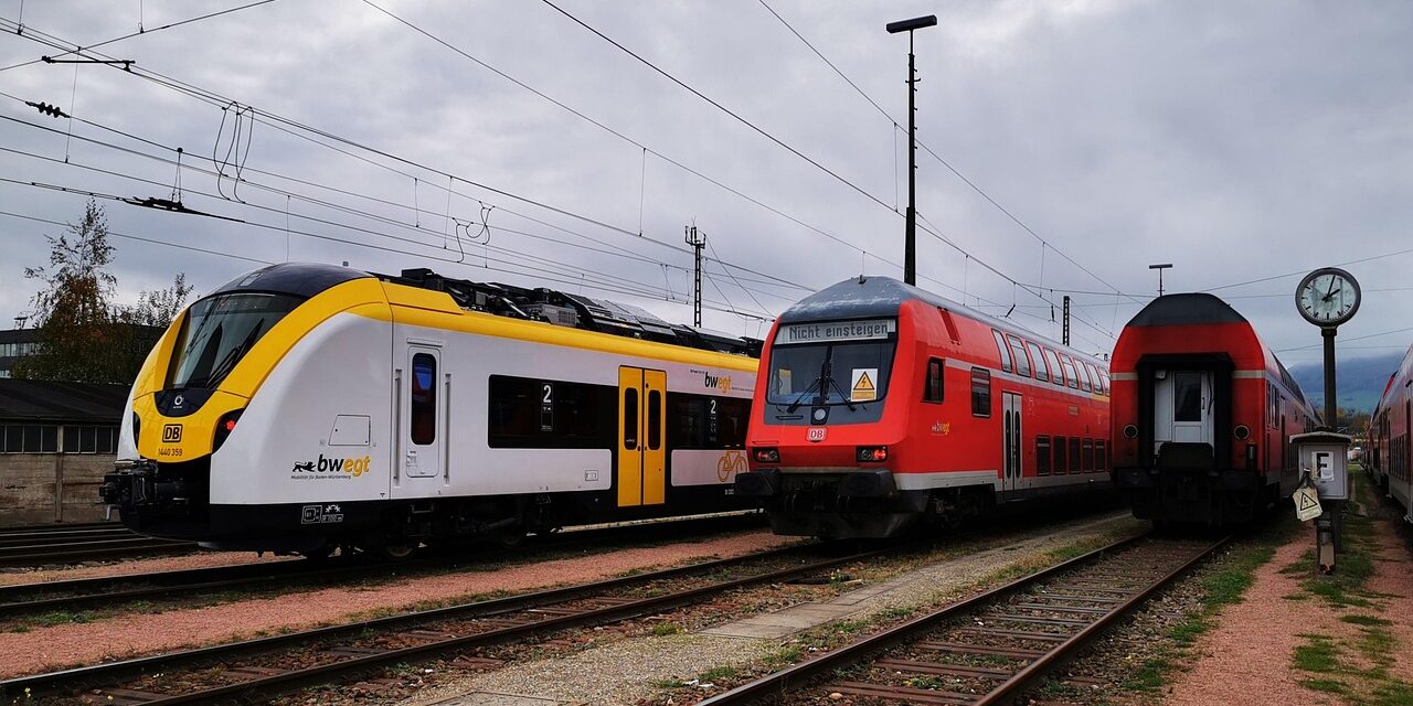 train-4647483_1280 train-4647483_1280