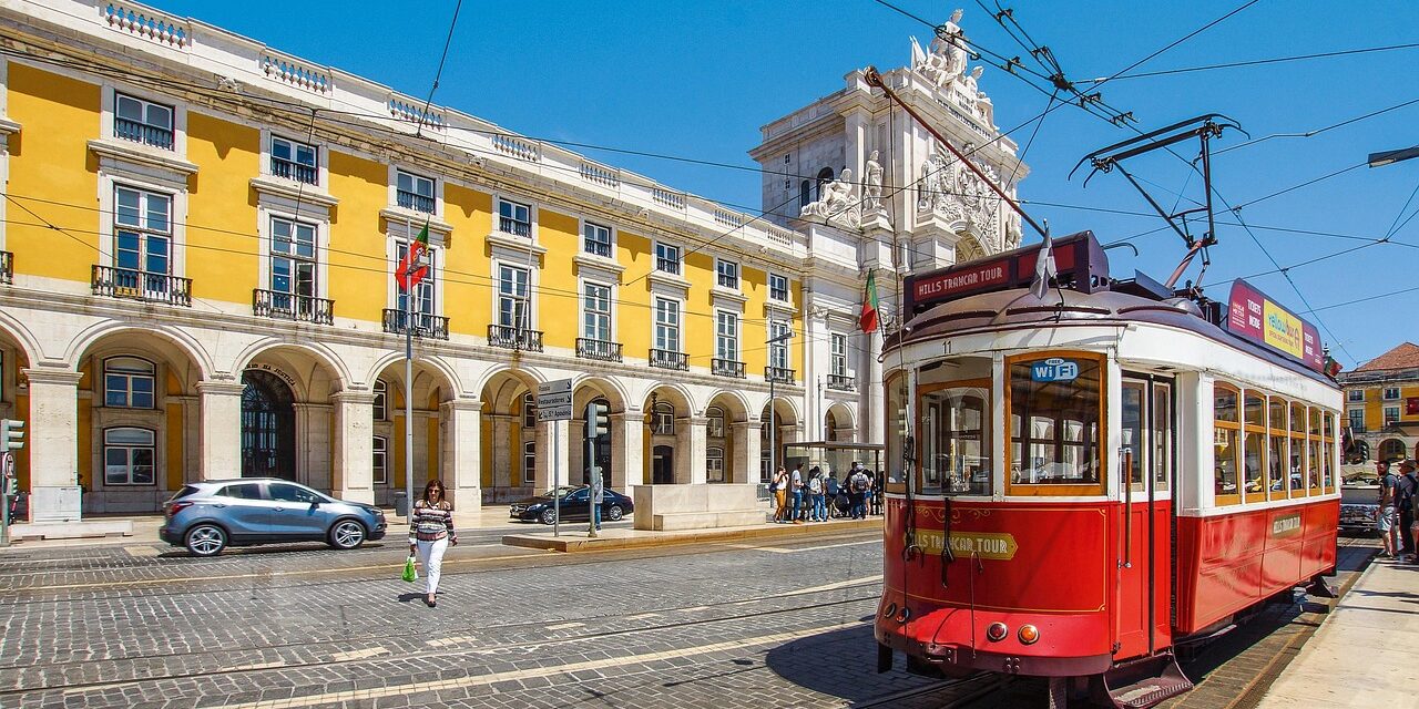 tram-4379656_1280 tram-4379656_1280