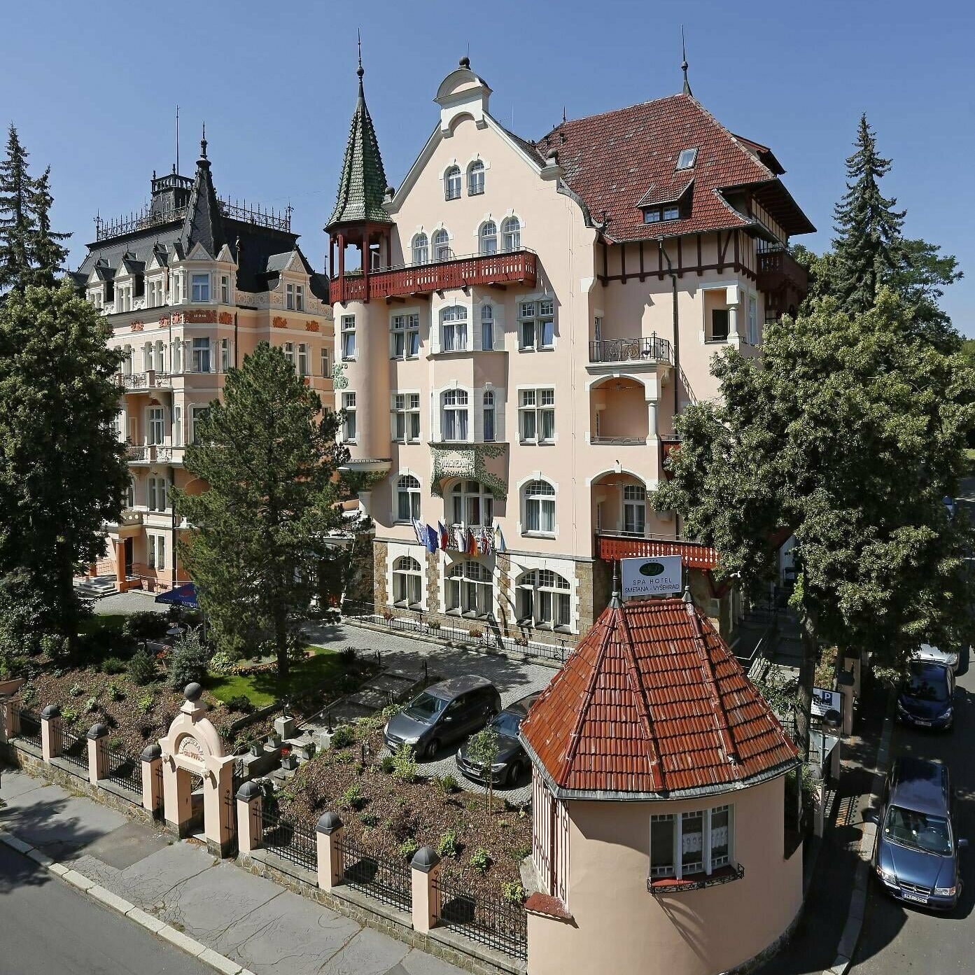 villa-smetana-hotel-aussenansicht-82626