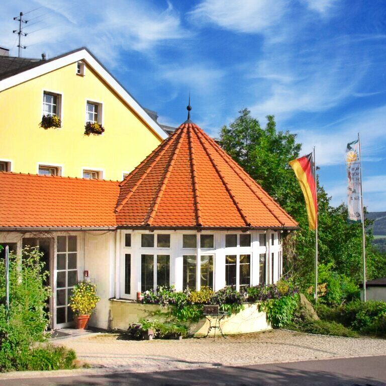 wagners-hotel-schoenblick-hotel-aussenansicht-98015