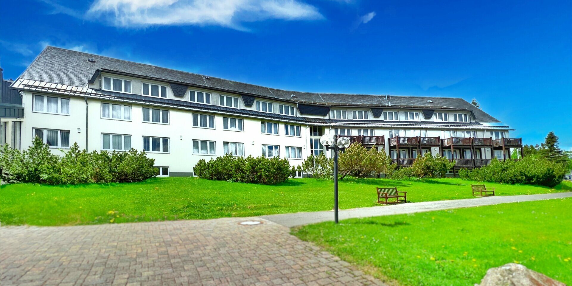 wagners-sporthotel-oberhof-hotel-aussenansicht-98055