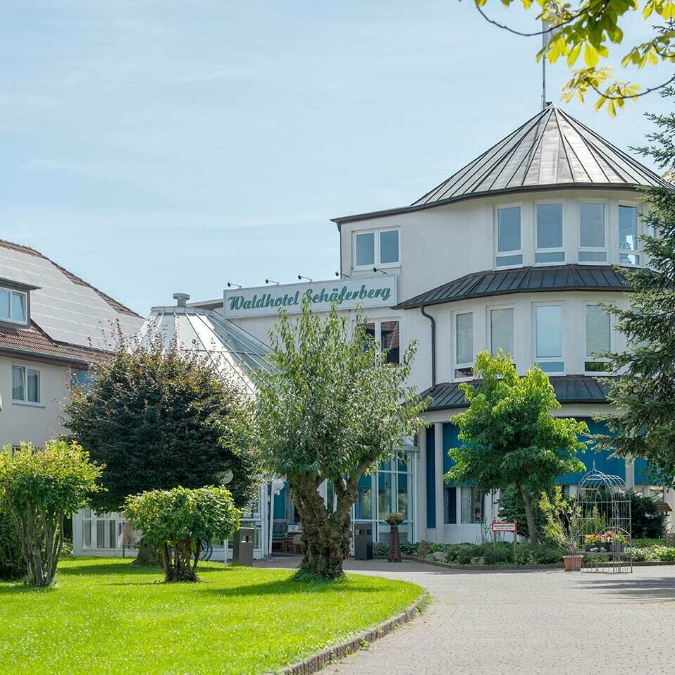 waldhotel-schaeferberg-hotel-aussenansicht-98316