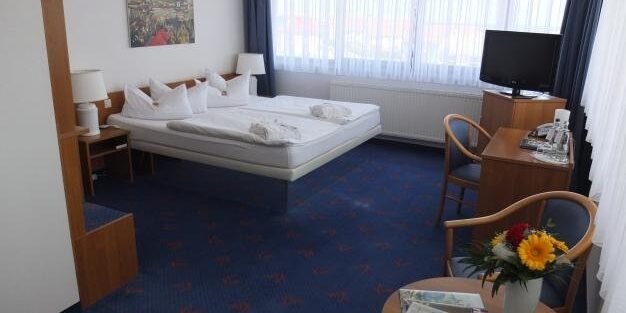wasserbettzimmer-40403 wasserbettzimmer-40403
