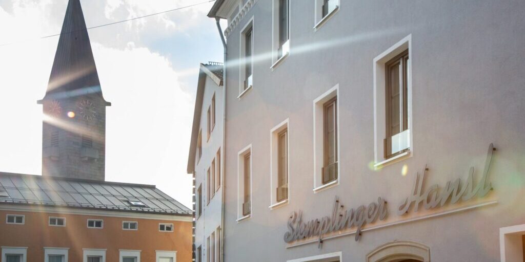 zum-stemplinger-hansl-hotel-aussenansicht-74312